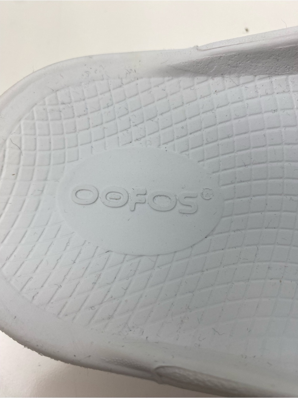 OOFOS Slides - Picture 2 of 6